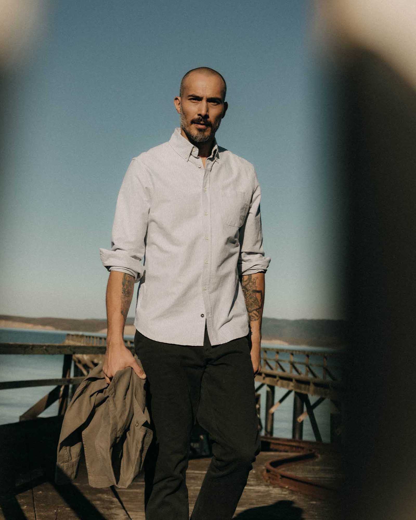 Taylor Stitch - The Jack in Navy University Stripe Everyday Oxford