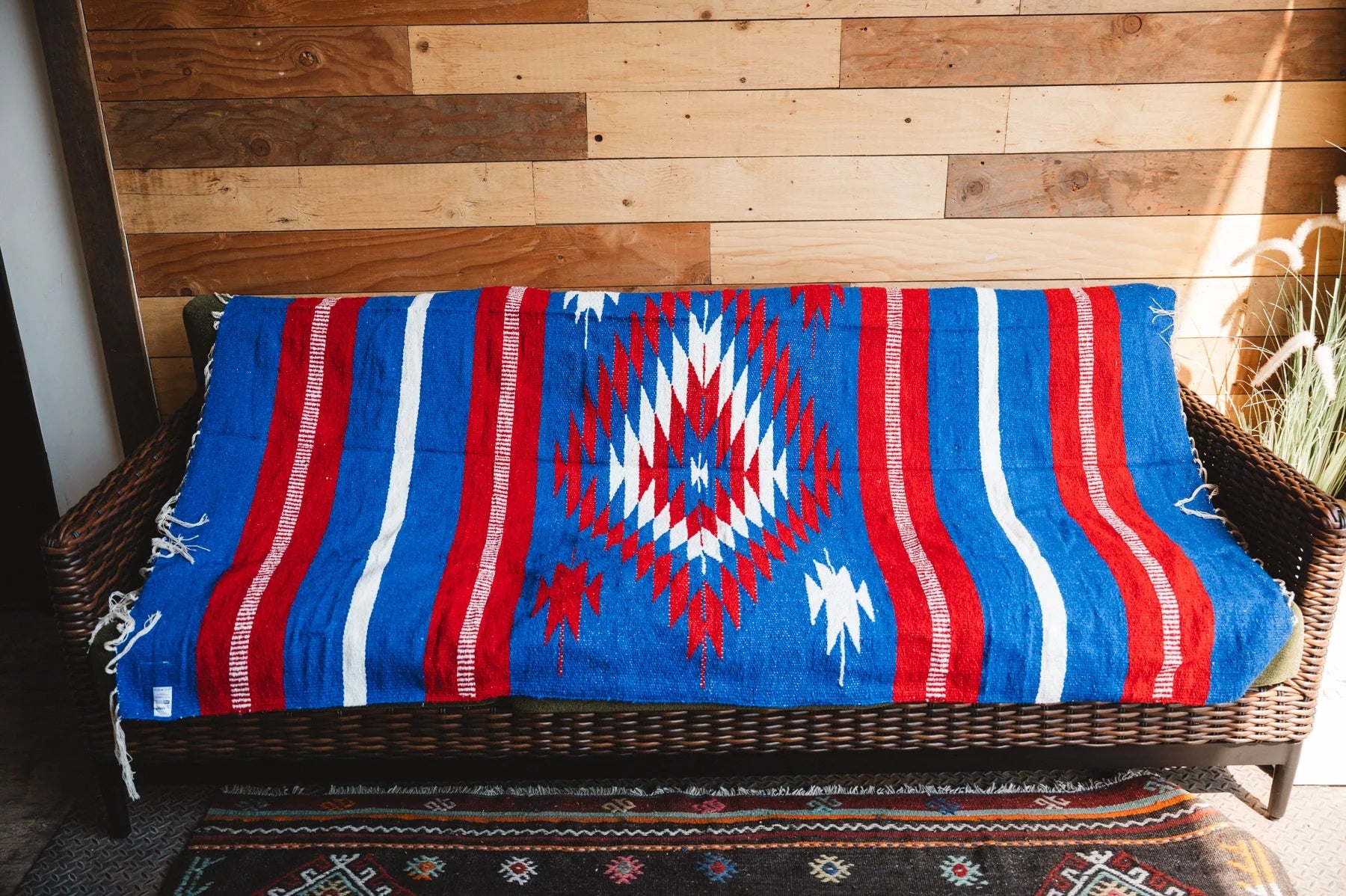 El Rancho Supply - El Bufalo - Red/Blue/White Handwoven Throw Blanket